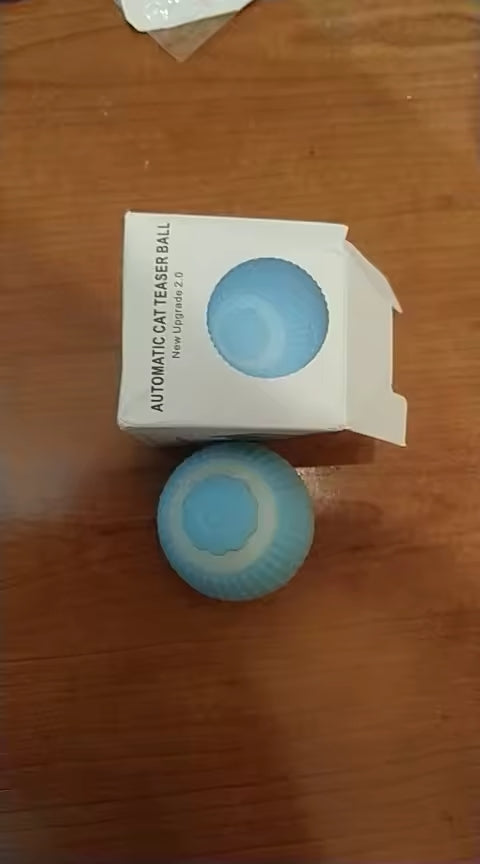 Pelota interactiva para gatos